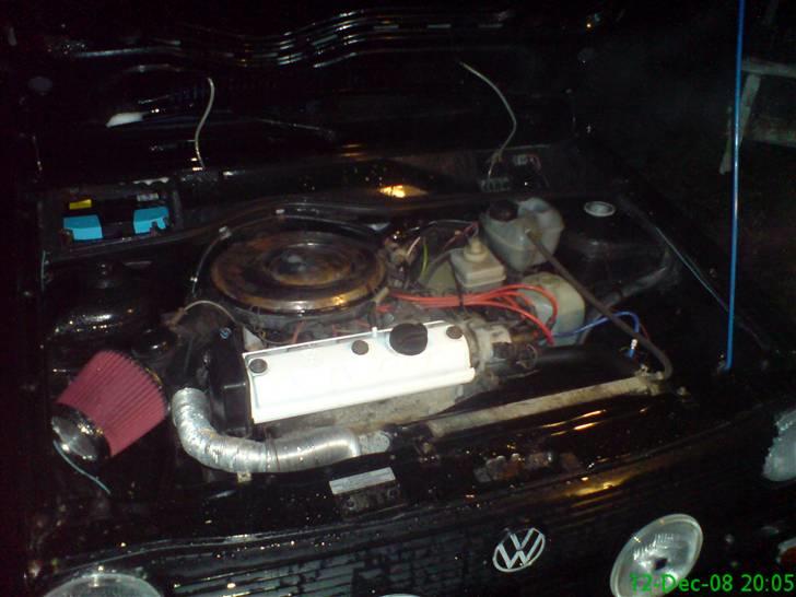 VW Polo solgt - filterdæksel skal lige males  billede 13