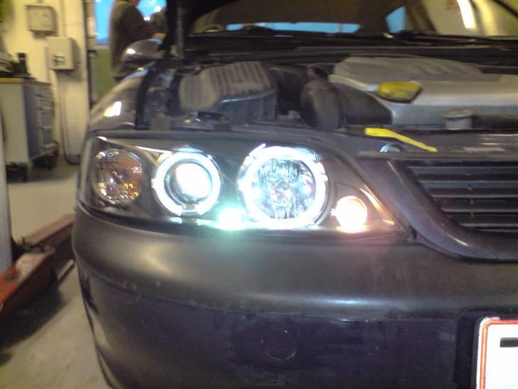 Opel Vectra B 1,6 16V  SOLGT ! - Angel Eyes Med Nærlyset Tændt billede 6