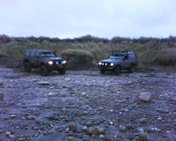 Nissan Patrol (Æ Troldmand) - På Strandtur med Peter V..... Mange store sten.. (slalom) ; ) billede 14