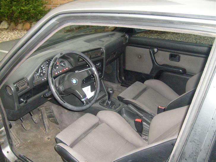 BMW e30 325i solgt.. billede 6