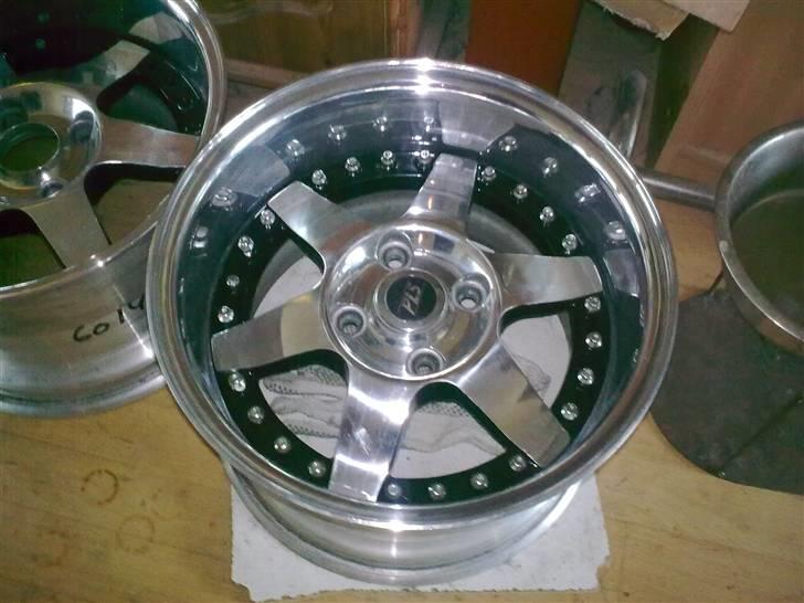 VW Polo 1,4 16v  - Nyrenoveret fælge billede 4