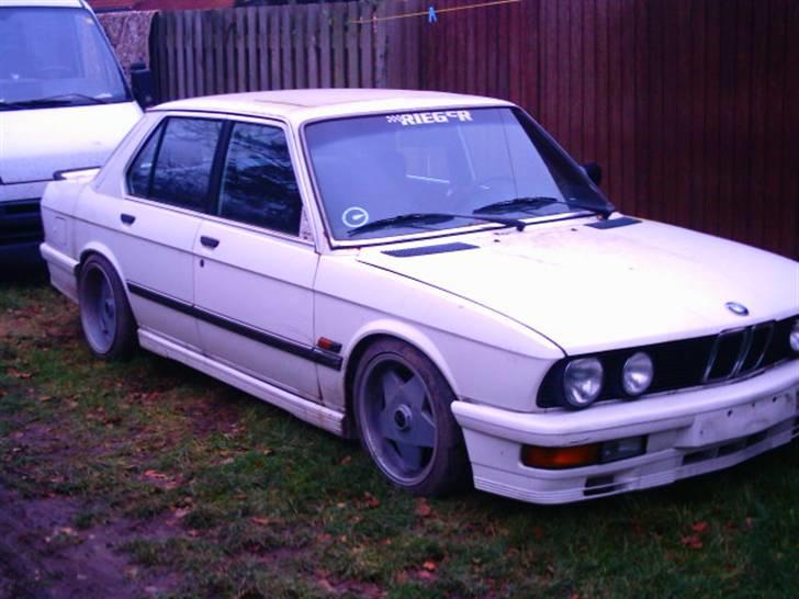 BMW E28 M535T billede 1