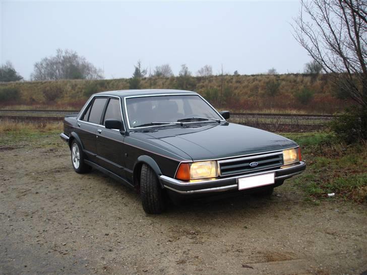 Ford Granada 2,8i -SOLGT- - Frontskørt flækkede da jeg skulle over en kantsten øv øv  billede 1