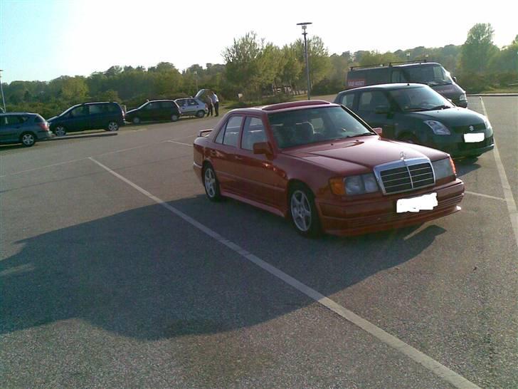 Mercedes Benz 124 *SOLGT* billede 2