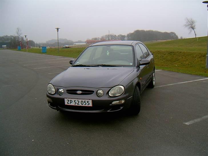 Kia Sephia (total skadet) billede 1