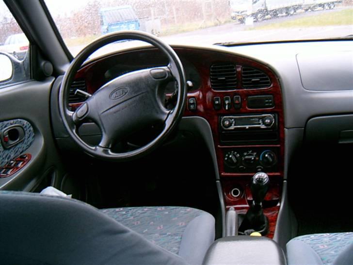 Kia Sephia (total skadet) billede 5