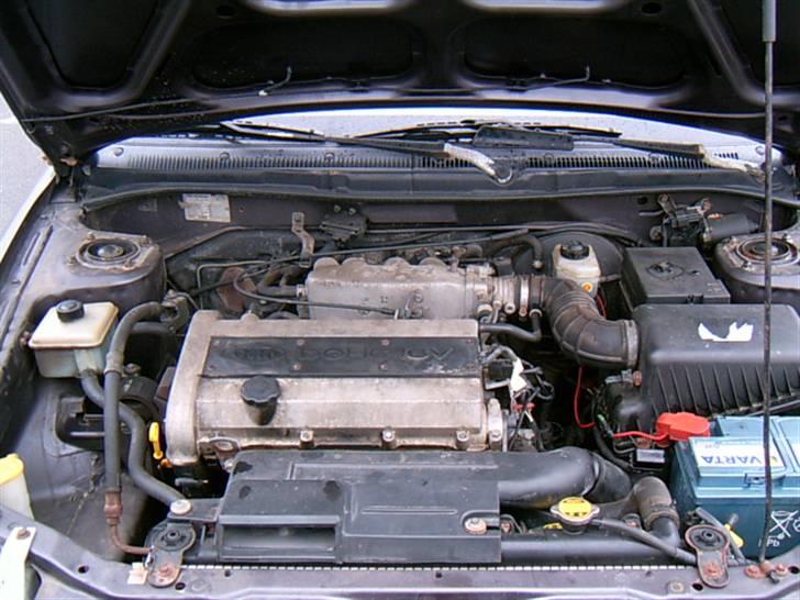 Kia Sephia (total skadet) billede 6