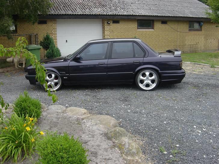 BMW E30 320 i billede 1