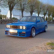 BMW E30 320i 2,7 Solgt