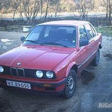 BMW E30 2.0i 