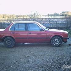 BMW E30 2.0i 