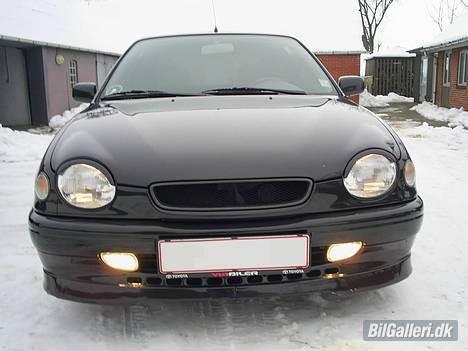 Toyota Corolla G6R Solgt - Har lige fået limet øjnskygger på ;-) billede 6