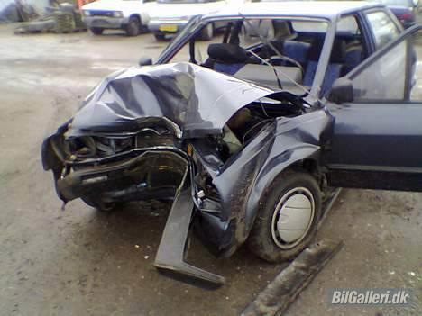 Toyota Corolla XLI - Min gamle bil efter lillebror har lånt den. billede 5