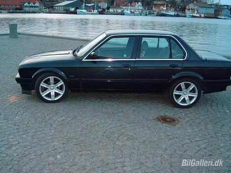 BMW E30 324D (solgt) billede 4