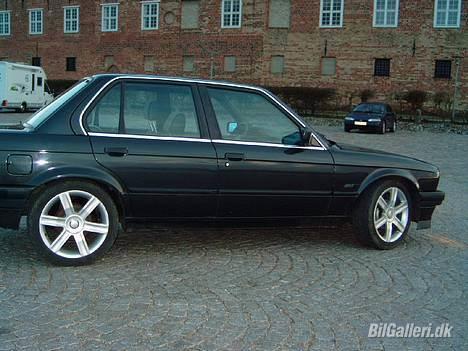BMW E30 324D (solgt) - ja lakken er beskidt det er ikke ridser., . billede 8