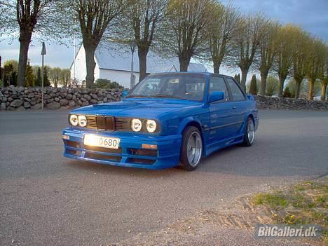 BMW E30 320i 2,7 Solgt - Ny polert... :P billede 1