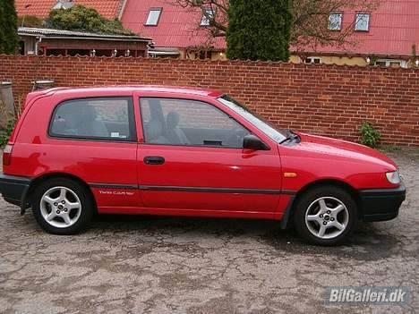 Nissan Sunny N14 - Sådan så bilen ud da jeg fik den! billede 1