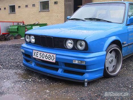 BMW E30 320i 2,7 Solgt - de nye forblink og front læbe billede 5