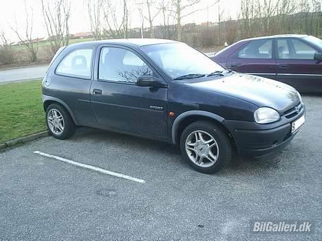 Opel Corsa B 1,4 - skrottet billede 2
