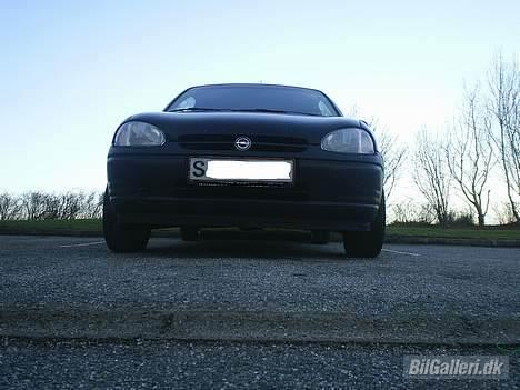 Opel Corsa B 1,4 - skrottet billede 5