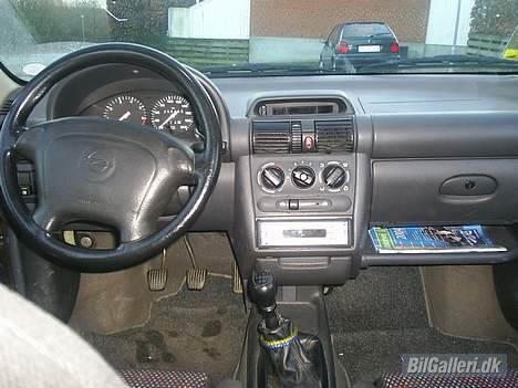 Opel Corsa B 1,4 - skrottet billede 6