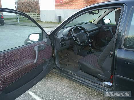 Opel Corsa B 1,4 - skrottet billede 9