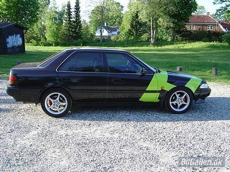 Toyota Carina II GLI - Man kan lige ane de røde kalibre billede 3