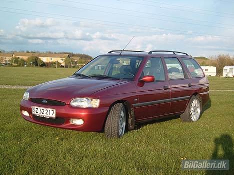 Ford Escort HERSTAL EDITION St billede 4