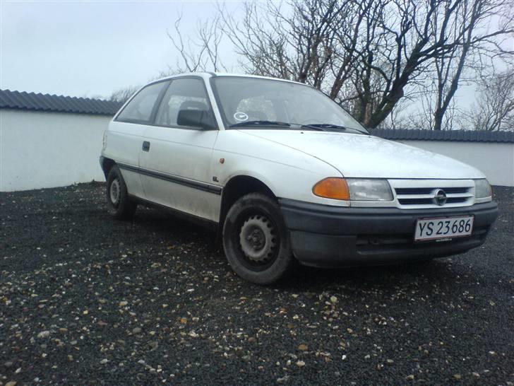 Opel Astra f (SOLGT) billede 1