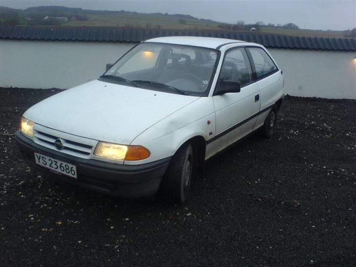 Opel Astra f (SOLGT) billede 2