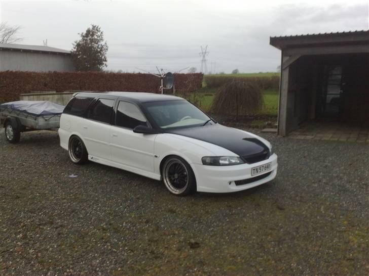 Opel vectra b 1,8 16v SOLGT! billede 1