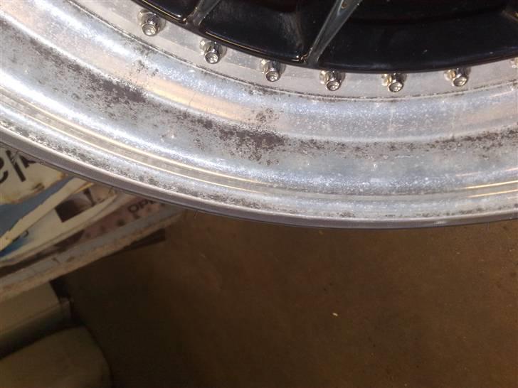 Opel vectra b 1,8 16v SOLGT! - sådan så fælgene ud da jeg havde hente bilen:-( billede 11