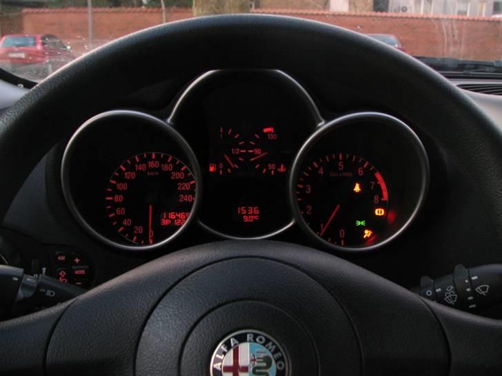 Alfa Romeo 147 *SOLGT* billede 2