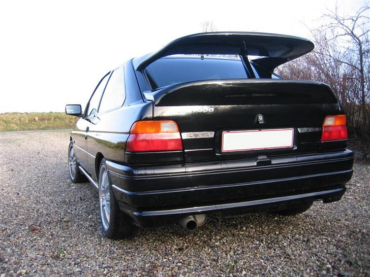 Ford Escort RS2000 - SKROTTET billede 2