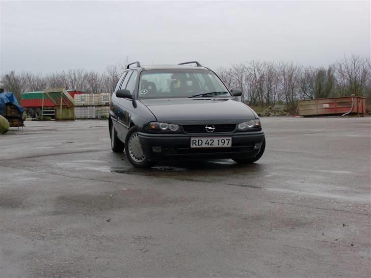 Opel Astra Caravan Club #Solgt billede 2