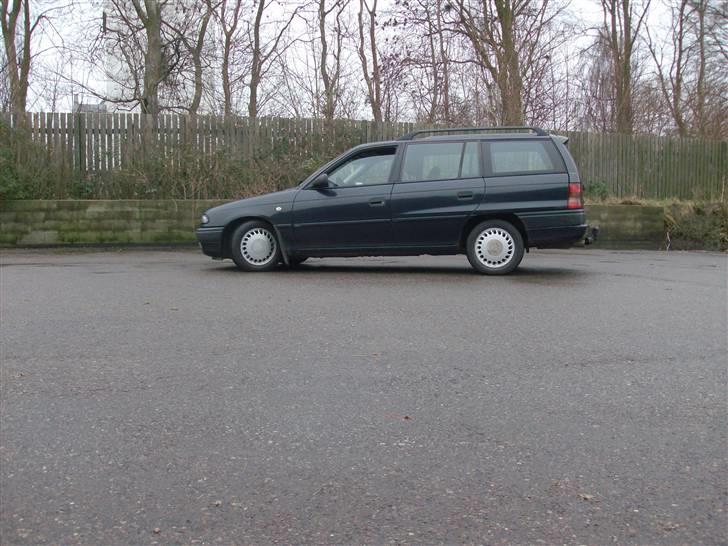 Opel Astra Caravan Club #Solgt billede 4