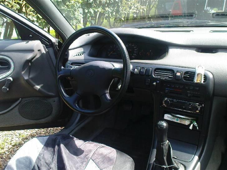 Mazda 626 GLX (Totalskadet) billede 2