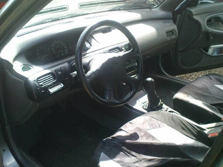 Mazda 626 GLX (Totalskadet) billede 3