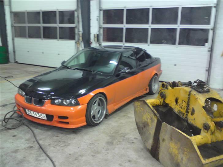 BMW 318i  Solgt. billede 1