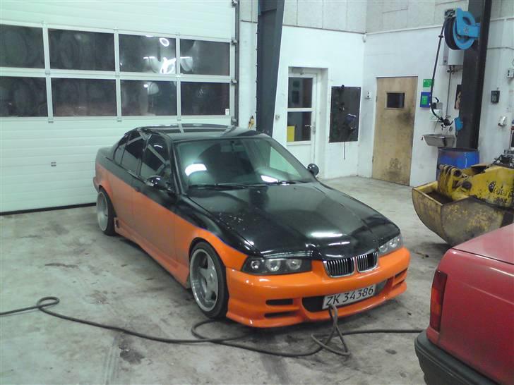 BMW 318i  Solgt. billede 2