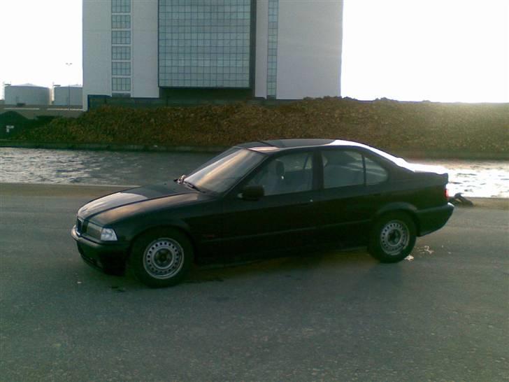 BMW 318 i E36 solgt billede 4