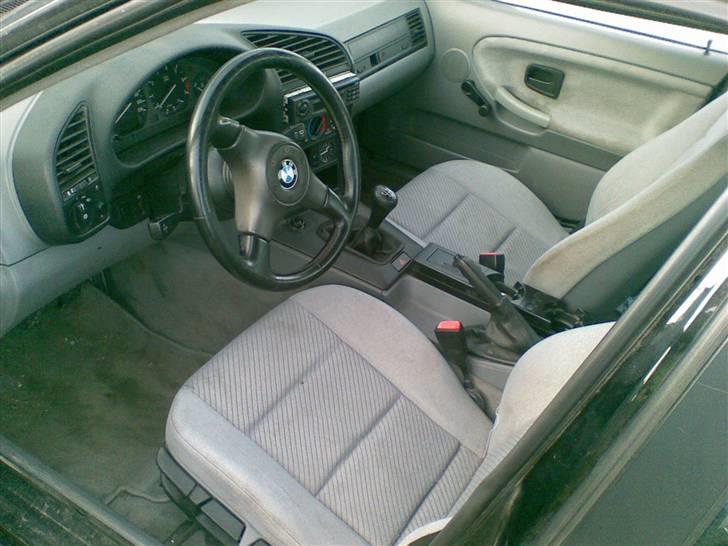 BMW 318 i E36 solgt billede 8
