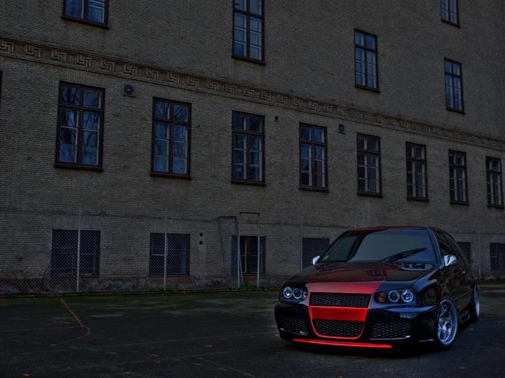 VW Golf 3 - 1.8 Candy Red billede 2
