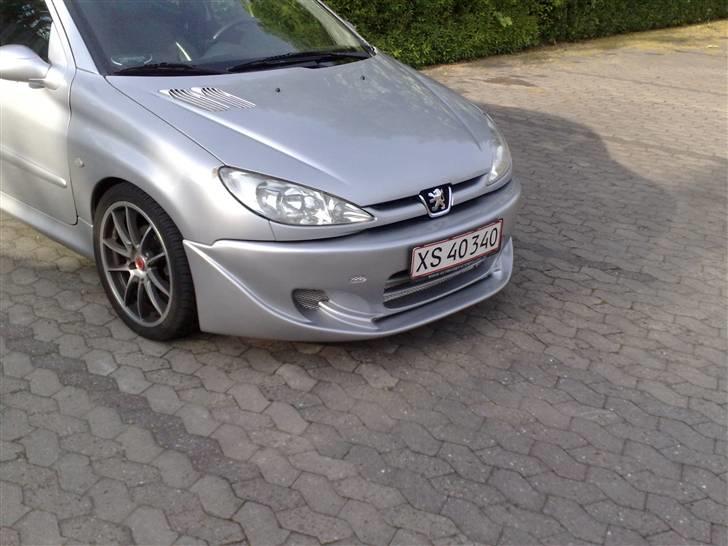 Peugeot 206 2,0 GTI - Kofanger er til salg for 1000kr. billede 1