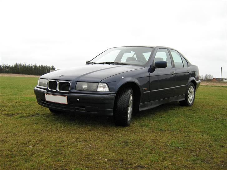 BMW 318i billede 1