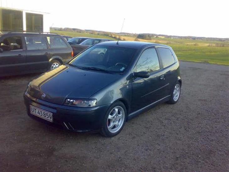 {{currentPhoto.altText}} billede {{currentPhoto.number}}