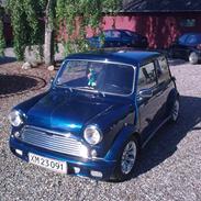 Mini Morris mascot cooper S