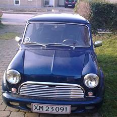 Mini Morris mascot cooper S