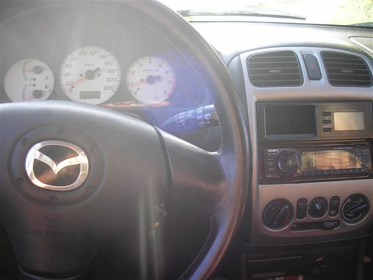 Mazda 323f bj slx - Solgt billede 4