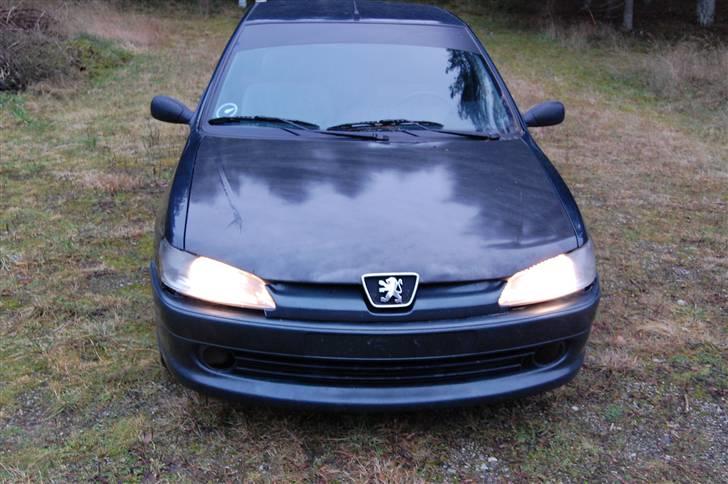 Peugeot 306 TD - Kulfiberlook på ph2 hjelmen, mangler tågelygter, og klarglas lygter billede 1